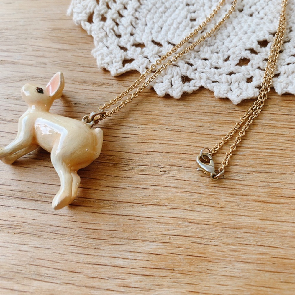 Mary Lou Running Rabbit necklace - Picture 4 of 5